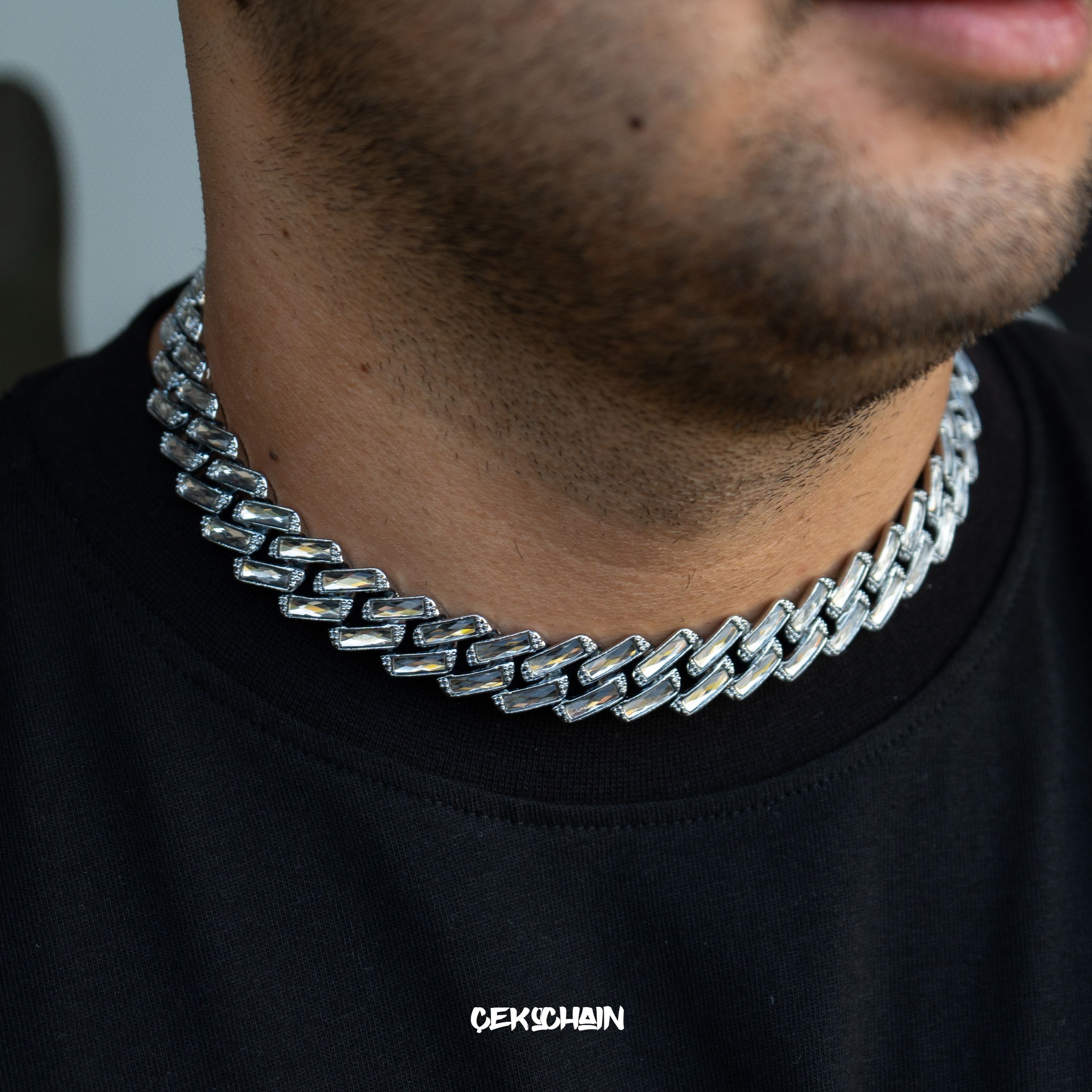 Rainbow Baget Prong Chain